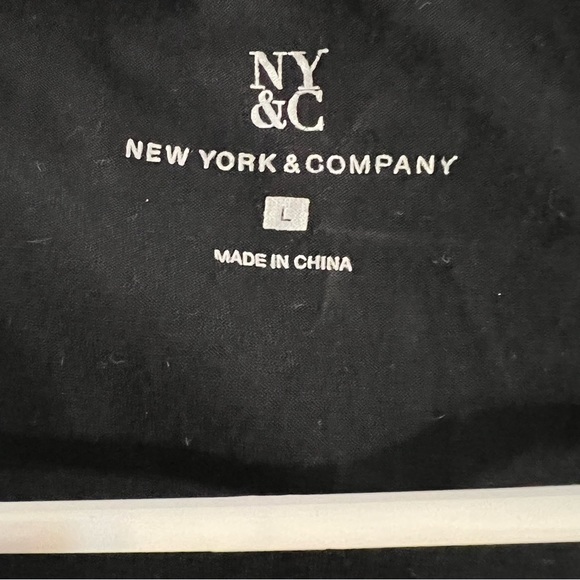 NY&C New York & Company woman’s short sleeves, black with sequins, size L - Picture 4 of 6